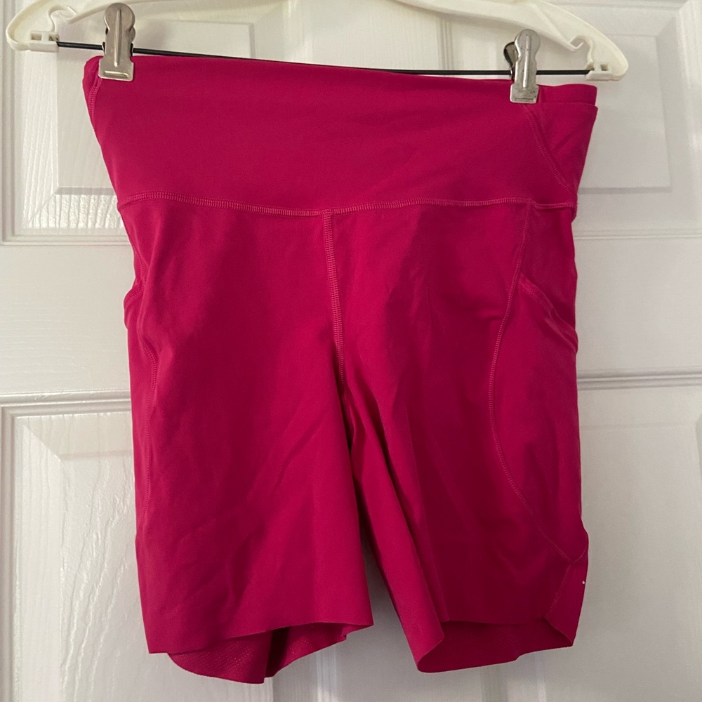 Lululemon Fast & Free High-Rise Short 6”- 5 pocket- size 8- passionate
